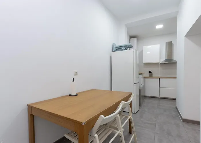 Perfect For Groups And Families, Suitable For Six In ビルバオ