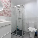 Perfect For Groups And Families, Suitable For Six In Daire