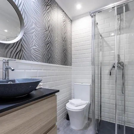 Perfect For Groups And Families, Suitable For Six In Bilbau