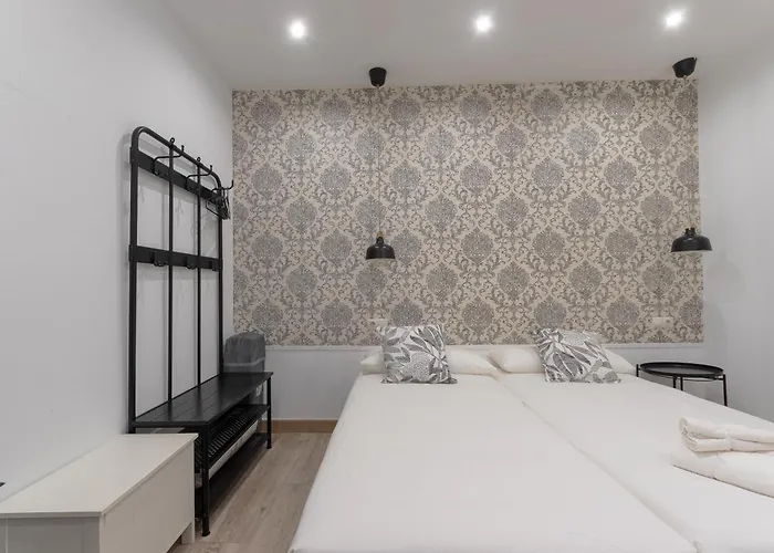 Perfect For Groups And Families, Suitable For Six In * Bilbao